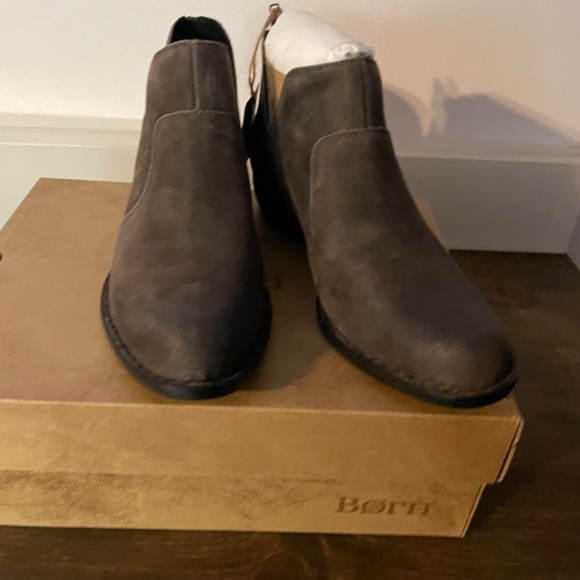 Born KERRI GREY PELTRO DISTRESSED size 9.5 - Picture 7 of 10